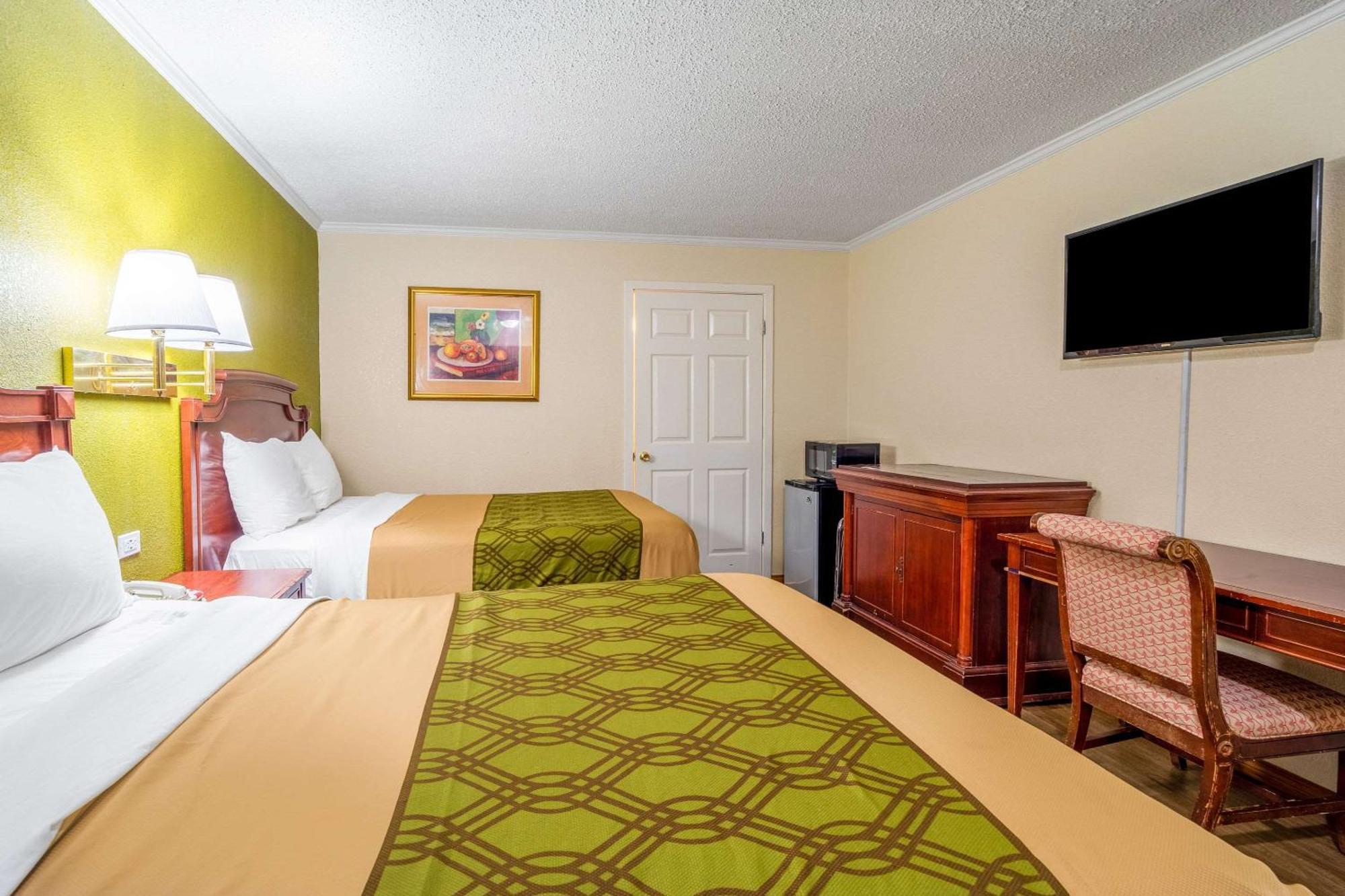 קולומביה Rodeway Inn & Suites Fort Jackson מראה חיצוני תמונה