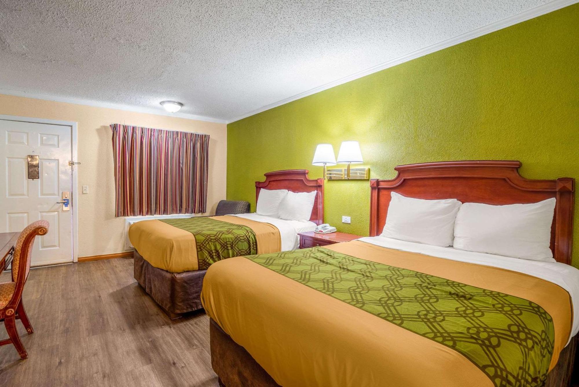 קולומביה Rodeway Inn & Suites Fort Jackson מראה חיצוני תמונה