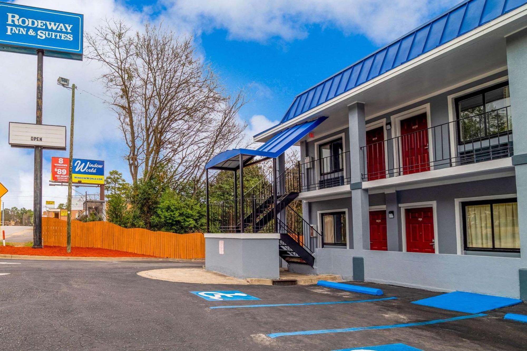 קולומביה Rodeway Inn & Suites Fort Jackson מראה חיצוני תמונה