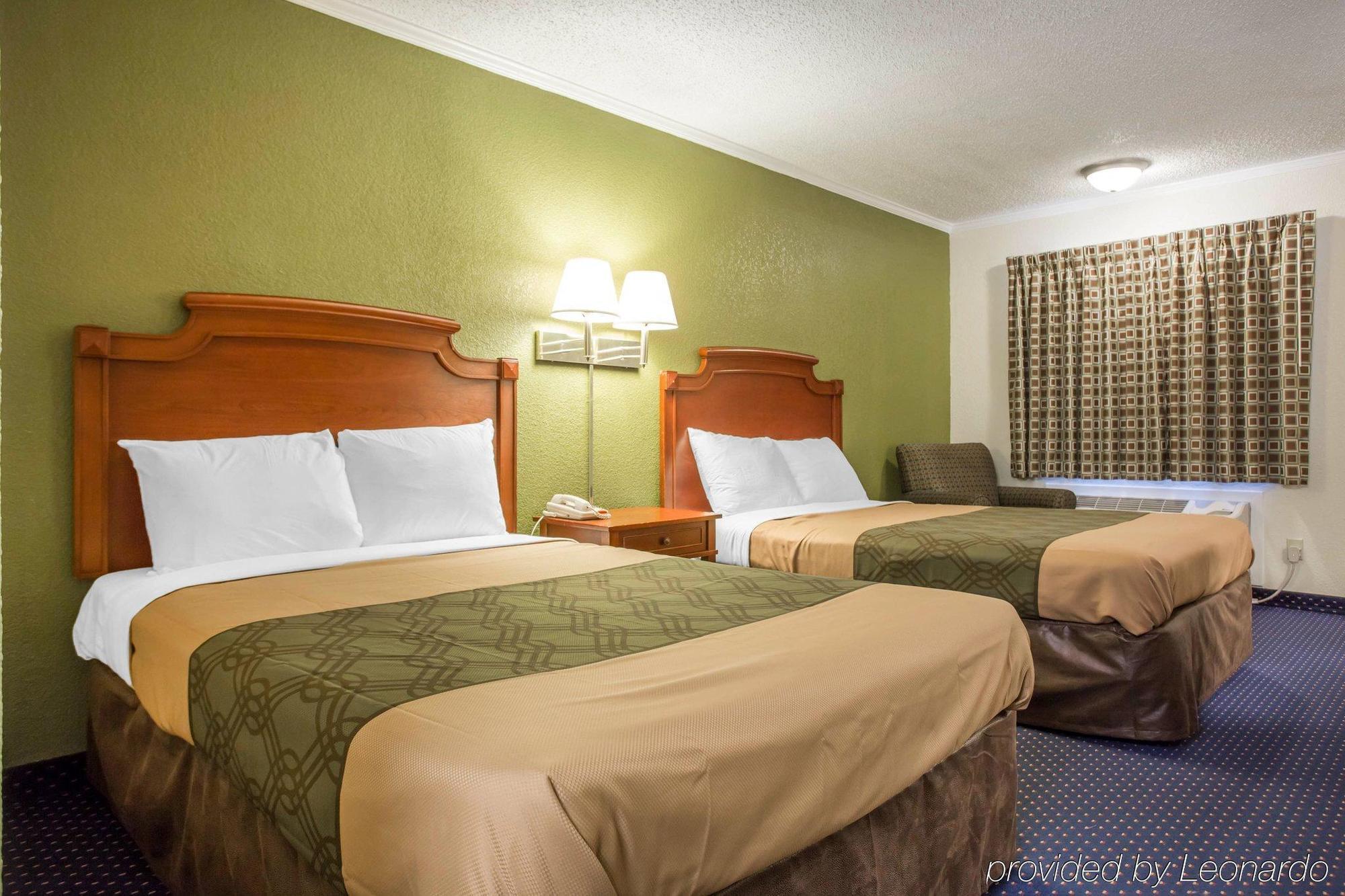 קולומביה Rodeway Inn & Suites Fort Jackson מראה חיצוני תמונה