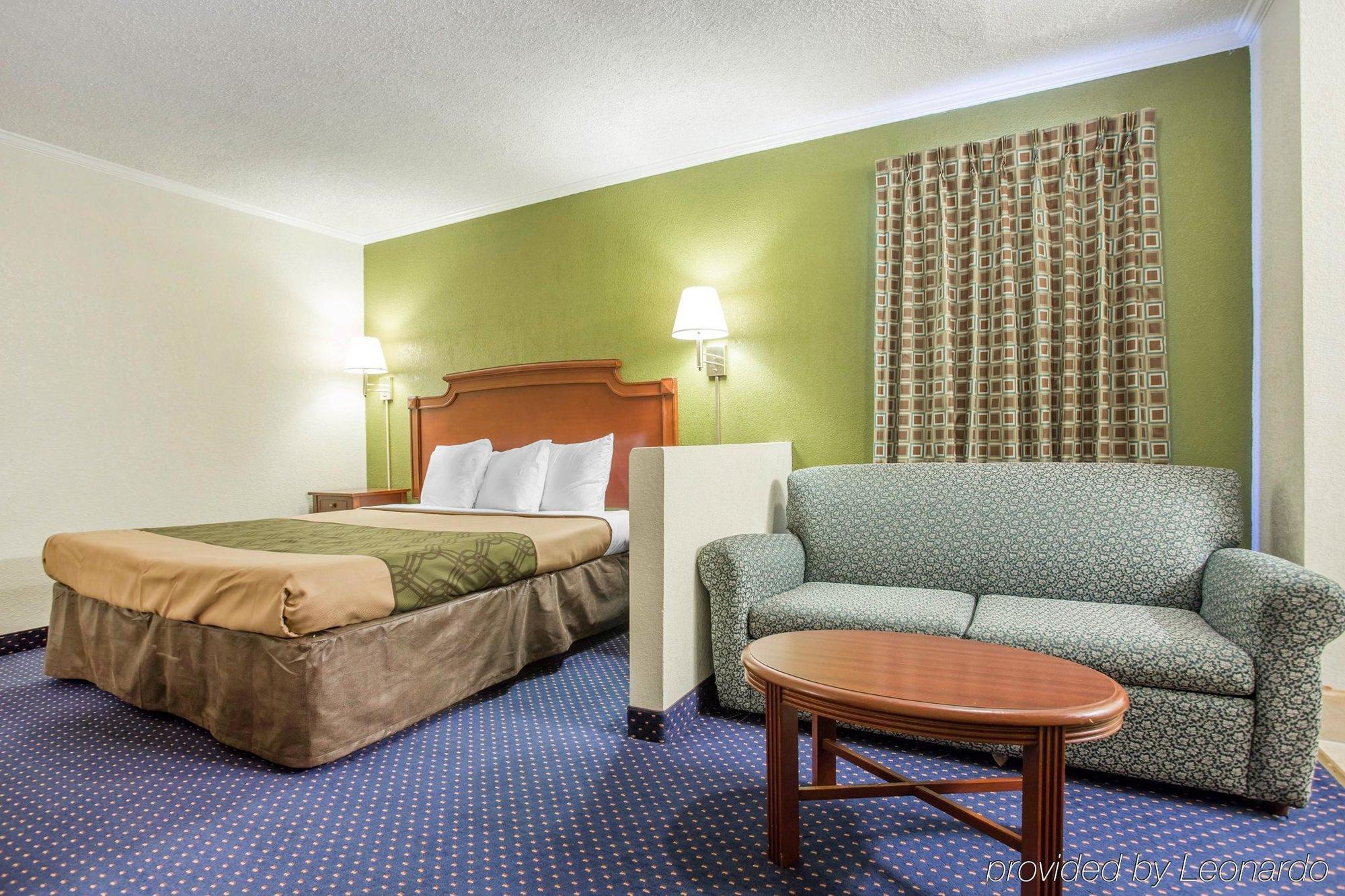 קולומביה Rodeway Inn & Suites Fort Jackson מראה חיצוני תמונה
