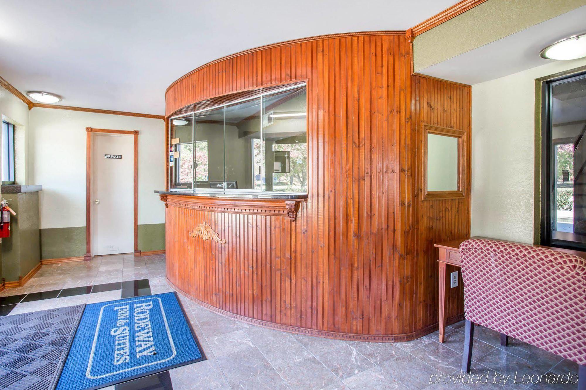 קולומביה Rodeway Inn & Suites Fort Jackson מראה חיצוני תמונה