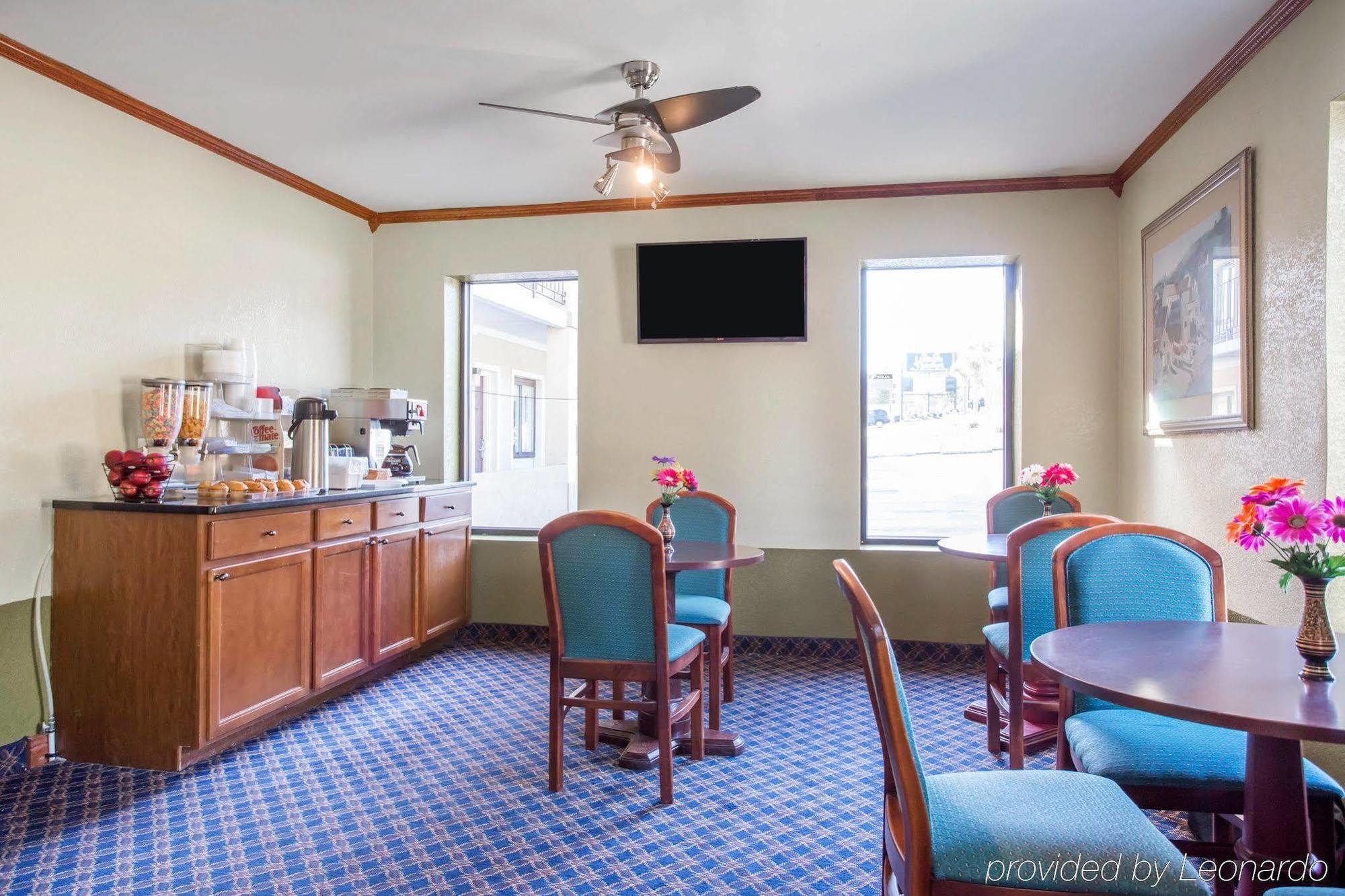 קולומביה Rodeway Inn & Suites Fort Jackson מראה חיצוני תמונה